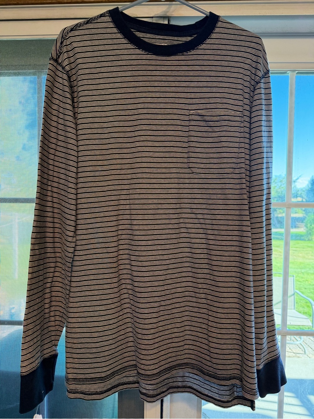 Men's Long-Sleeve Striped Pocket Tee - Black/White. Lg. Bin 76.